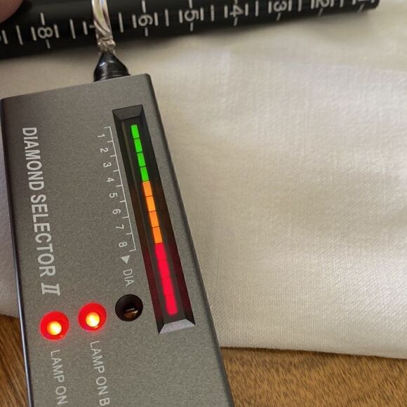 10 k white gold & diamond ring - Picture 6 of 7